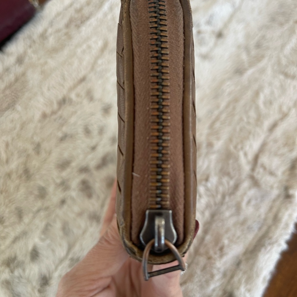 Bottega Veneta Brown Intrecciato Zip-around Leather Wallet - Picture 4 of 11